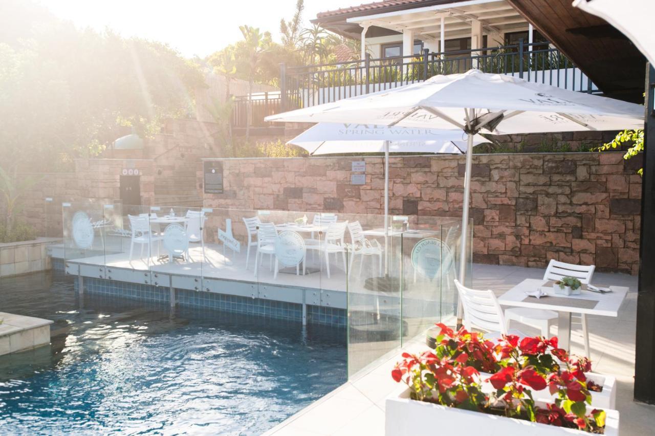 The Capital Zimbali 호텔 발리토 외부 사진 The pool at the hotel