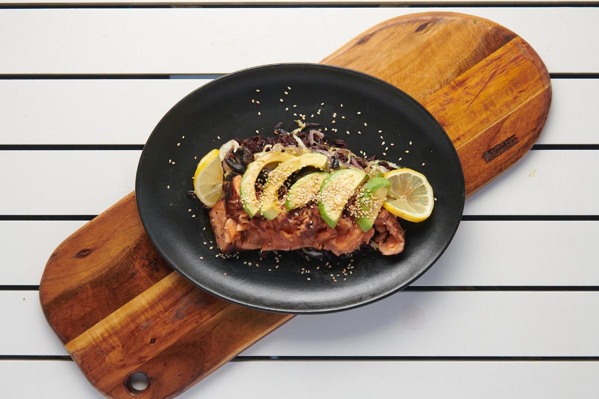 The Capital Zimbali 호텔 발리토 외부 사진 A plate of poke