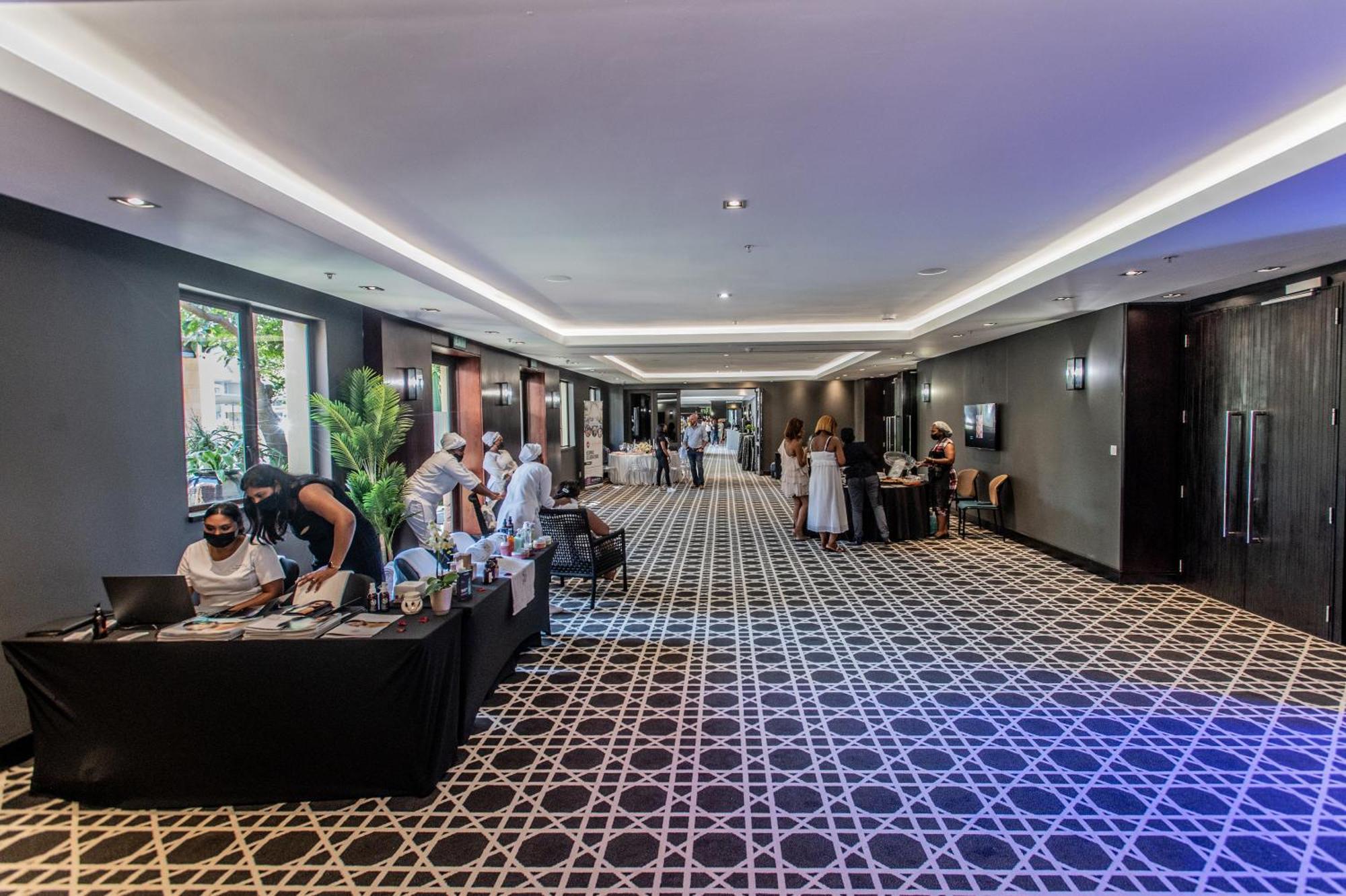 The Capital Zimbali 호텔 발리토 외부 사진 The lobby of the hotel